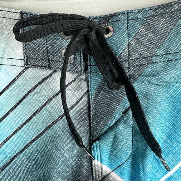 O’Neill Men’s 30 Lopez Freak Board Shorts - Picture 2 of 9